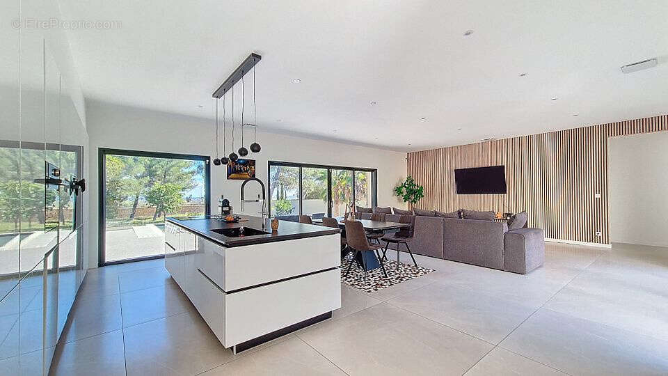 Villa contemporaine de standing   190 m2   hauteurs de nîmes   terrain 3 035 m2   piscine   calme abso - photo 6