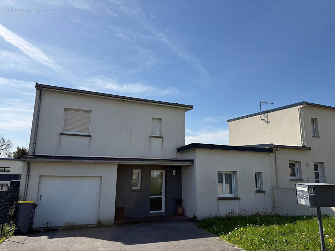 Maison à LE RELECQ-KERHUON