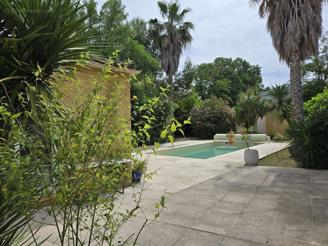 Maison à MONTAGNAC