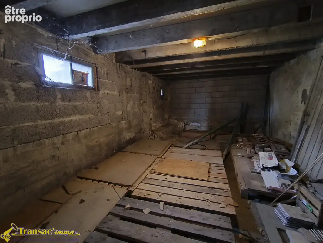 À Lezoux, maison type F5 avec terrain et dépendance attenante. - photo 12