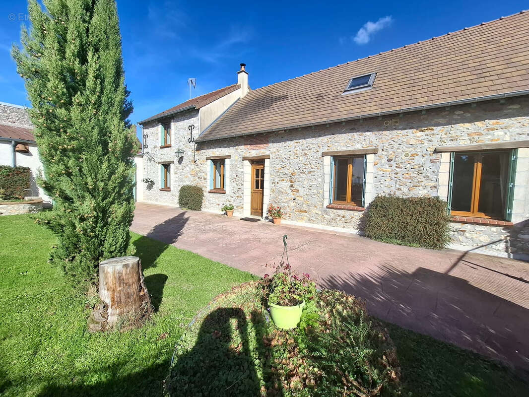 Maison à COULOMMIERS