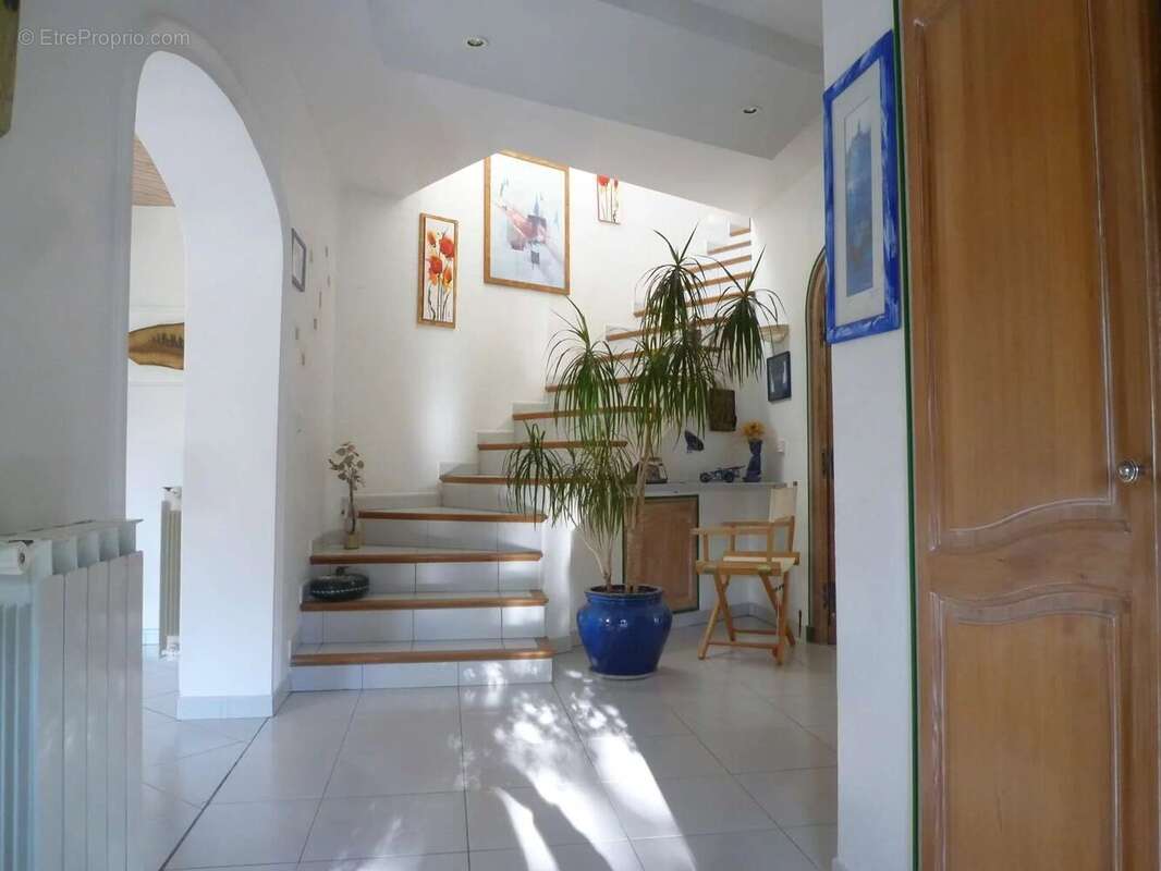 Maison à PUGET-THENIERS