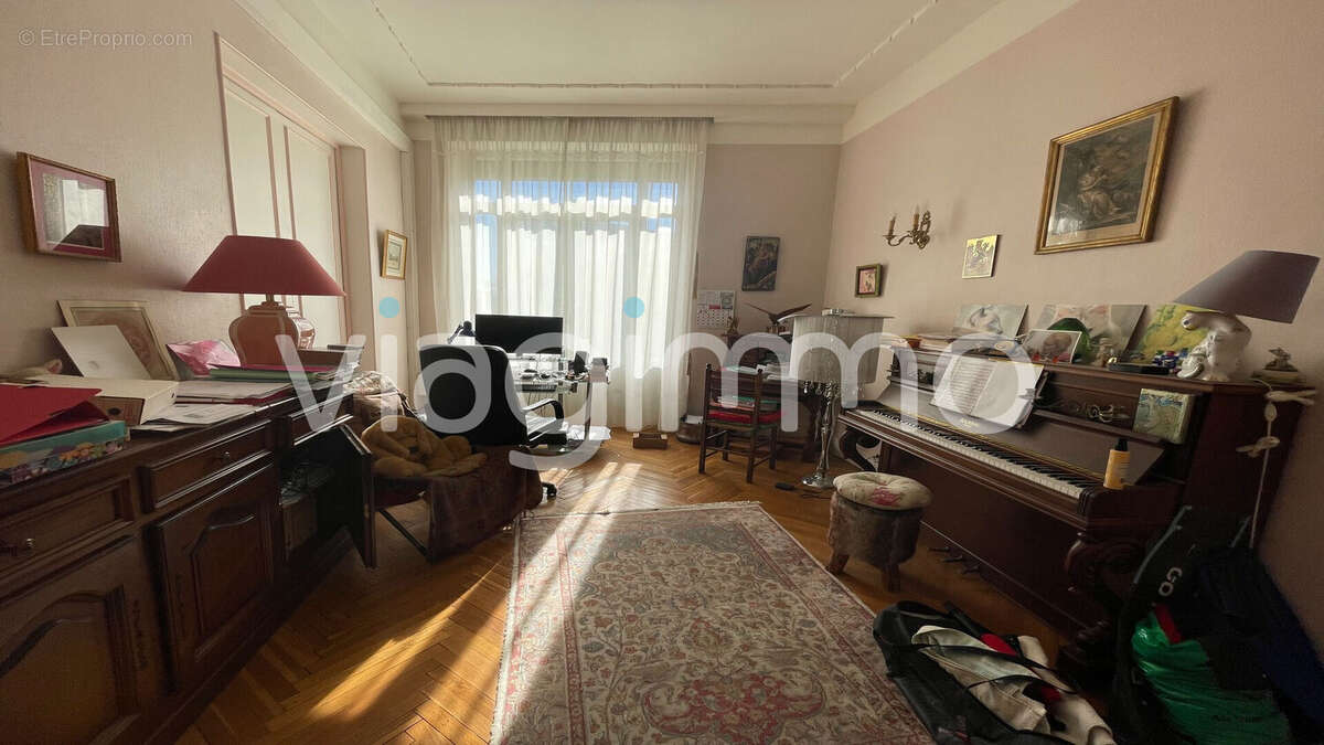 Appartement à MARSEILLE-8E