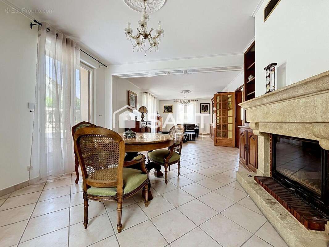 Maison 215 m² à Villers-Marmery  - photo 3