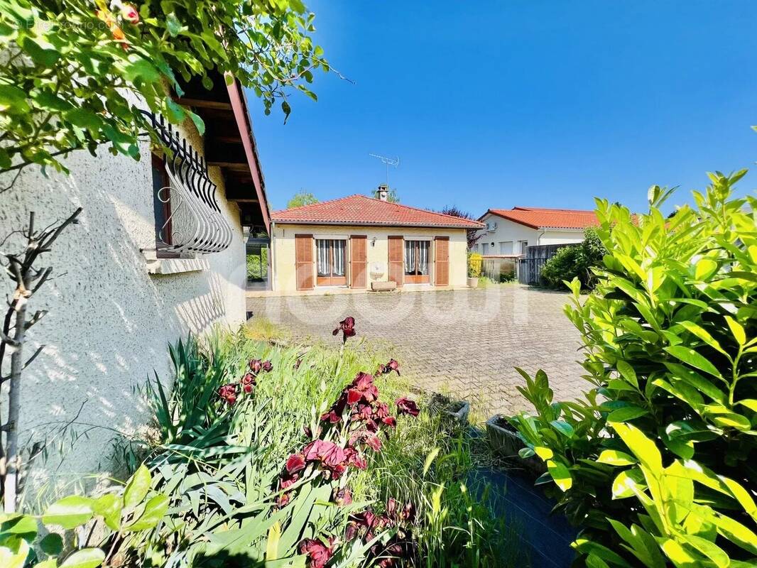 Maison à AIGUEPERSE