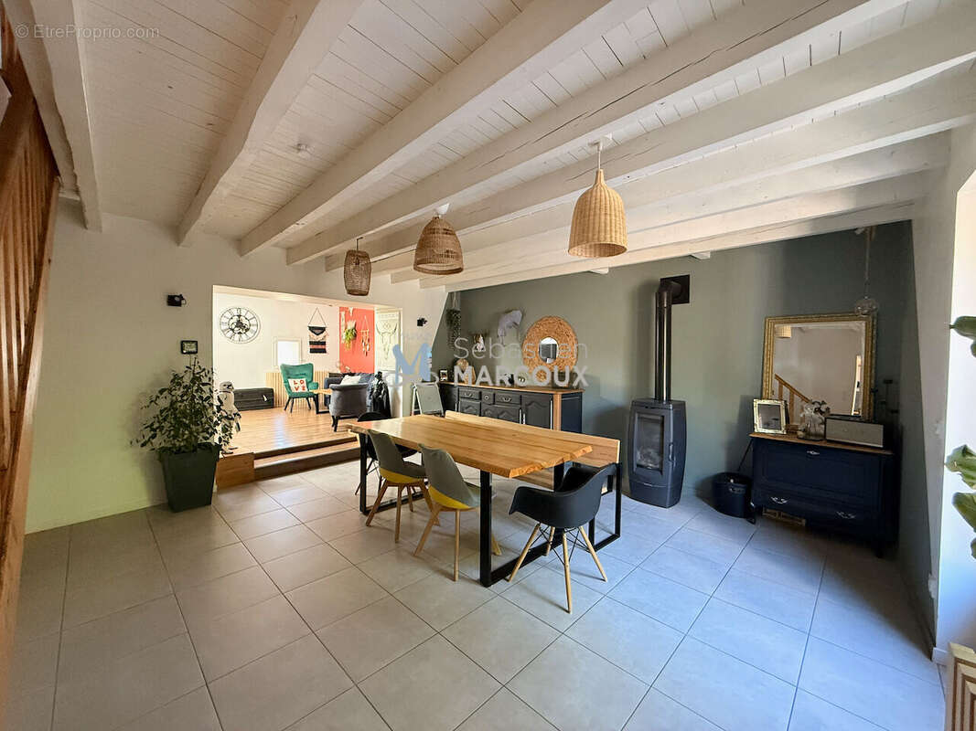 Maison à MORNAND-EN-FOREZ