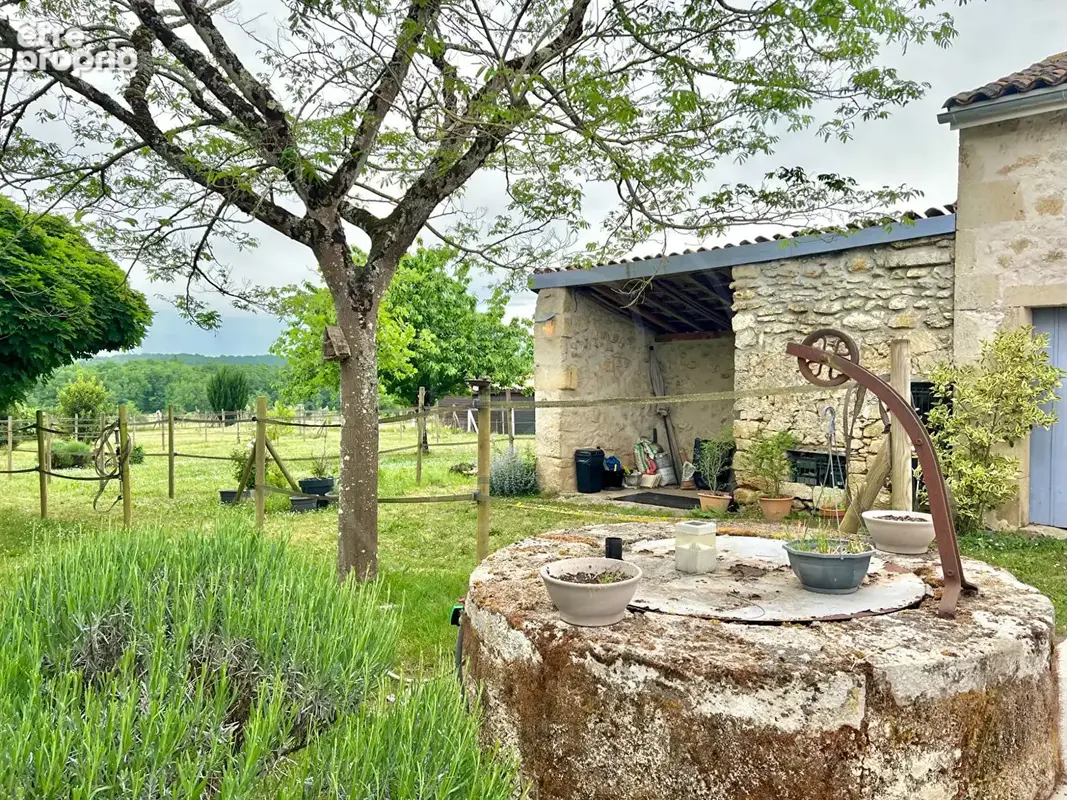 Charmante maison en pierre avec vue sur la vallée et un véritable potentiel équestre - photo 3