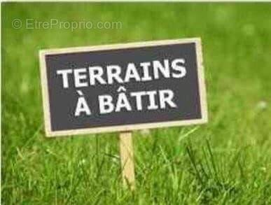Terrain à DAMPLEUX