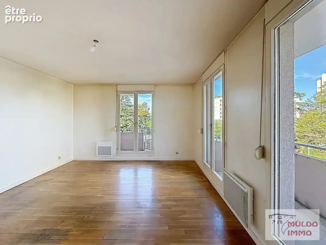 T4 de 75 m²  avec parking et balcons - photo 2