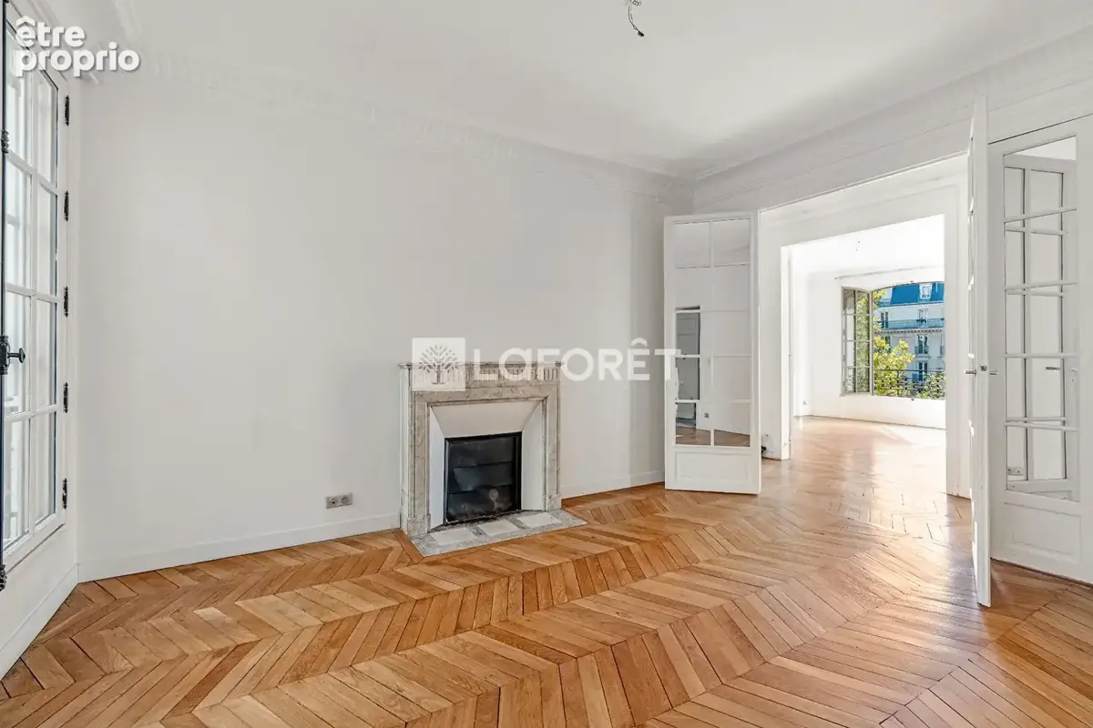 Paris 17 - etage eleve - ascenseur - sud ouest - dpe d - photo 3