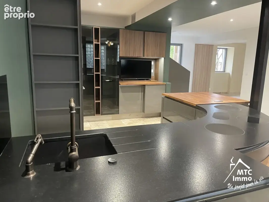 Triplex en pierre 182 m2 type maison de village haut standing 5 chambres piscine - photo 34