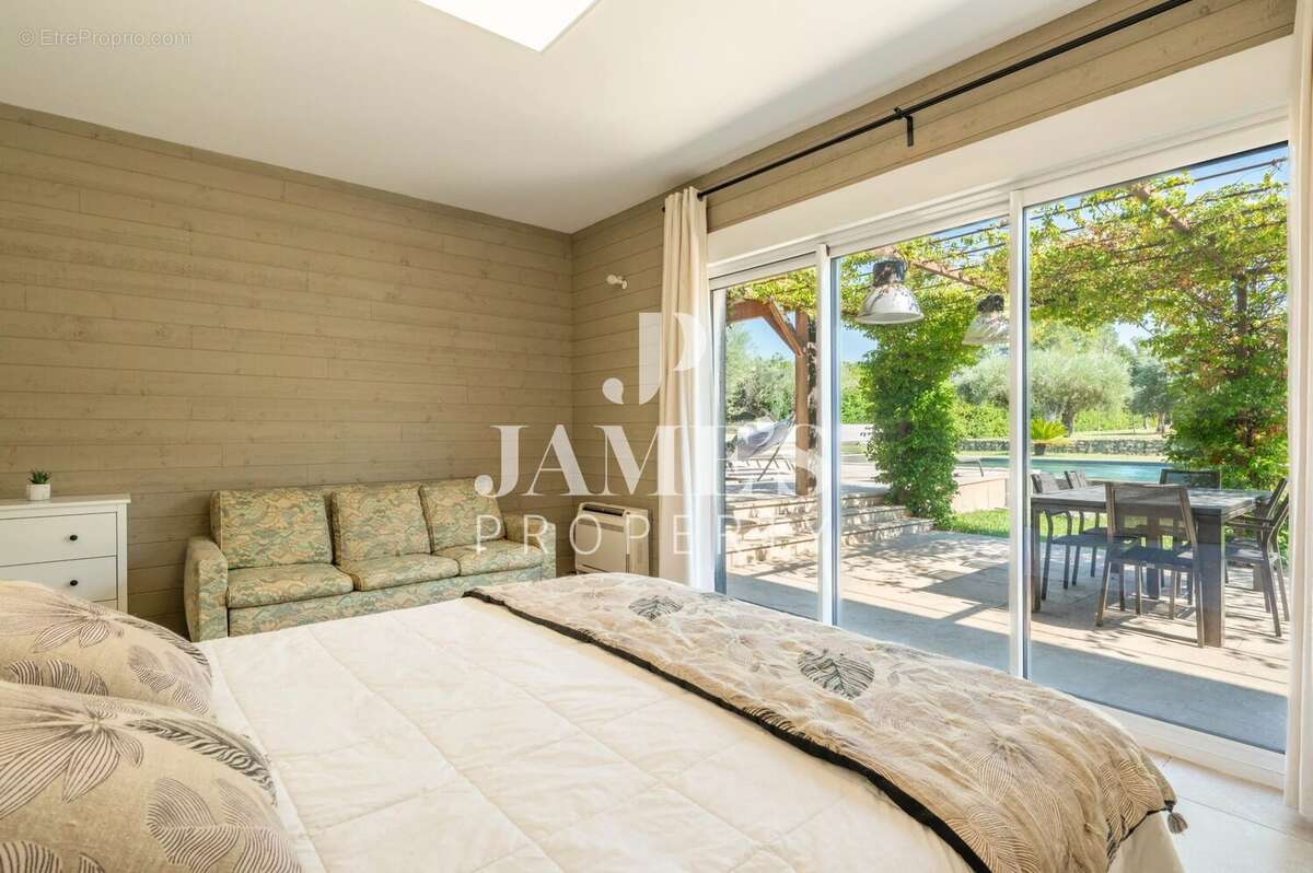 Maison 462 m² à Saint-Remy-De-Provence  - photo 9