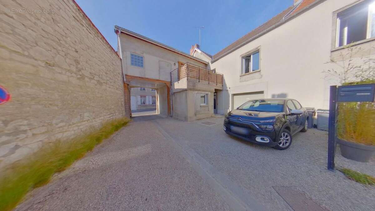 Appartement à AY