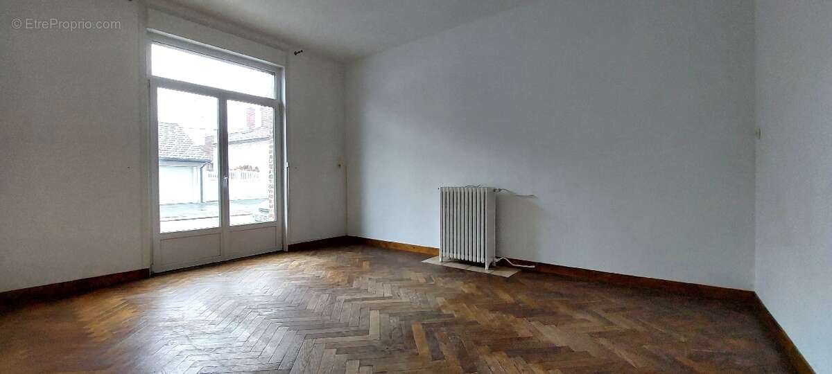 Maison à BRUAY-LA-BUISSIERE