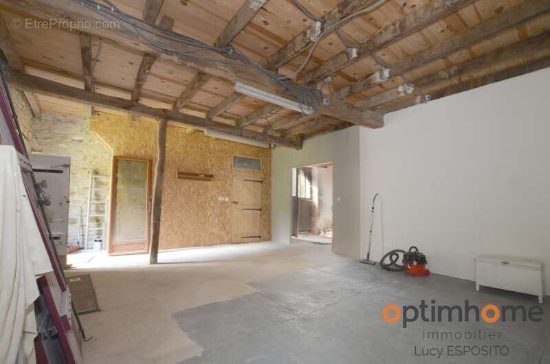  Spacieuse maison de campagne aux multiples possibilités – Saint-Christophe, Charente  - photo 38