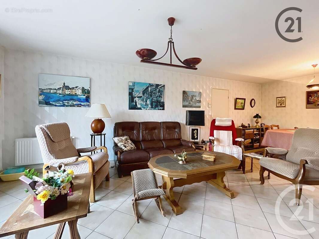 Maison à LA CHAPELLE-SAINT-LUC