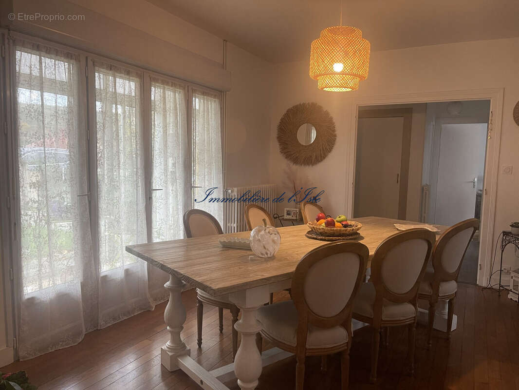 Maison à SAINT-LEON-SUR-L&#039;ISLE