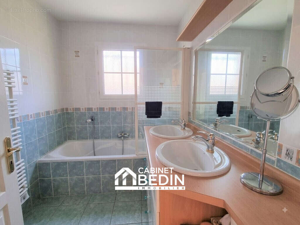 Maison 130 m² à Camblanes-Et-Meynac  - photo 7
