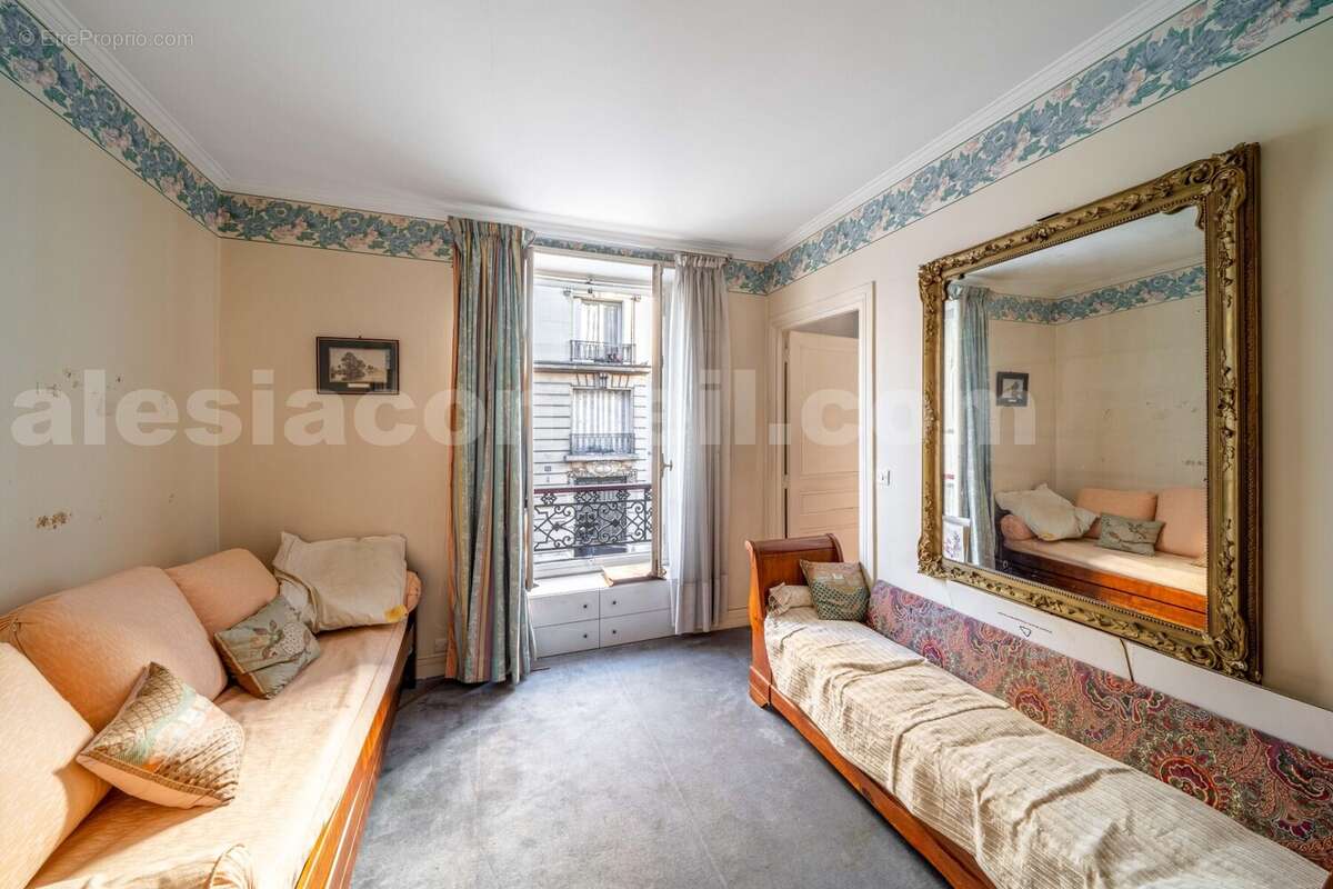 Photo n°1 - Appartement à PARIS-14E