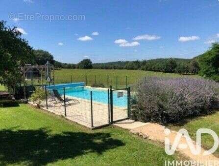 Photo 2 - Maison à SAINT-CYPRIEN