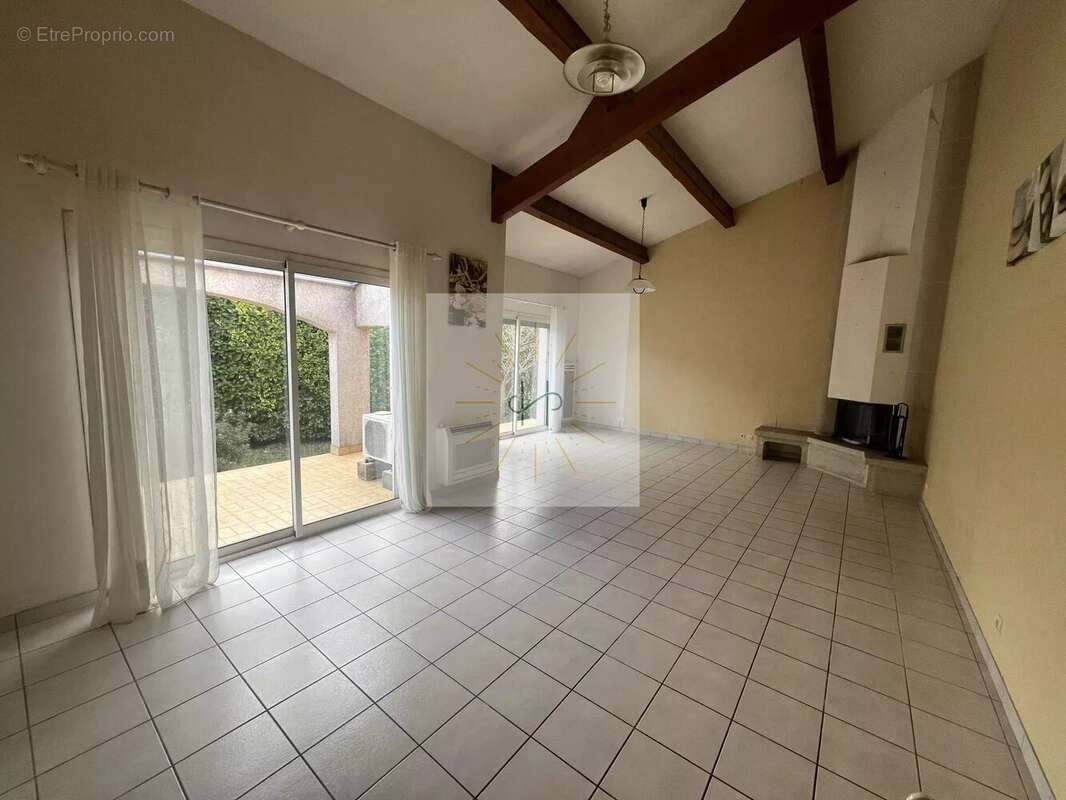 Maison à MONTELIMAR