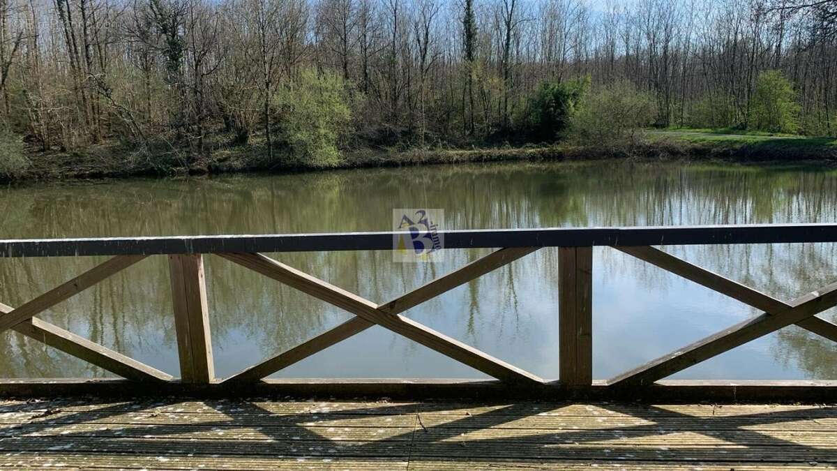 Terrain à DUSSAC
