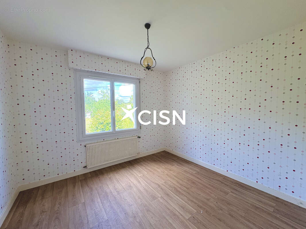 Le calme de la campagne aux portes de la ville pour cette vaste maison a l'immaculee sur terrain de 2100m2 - photo 8