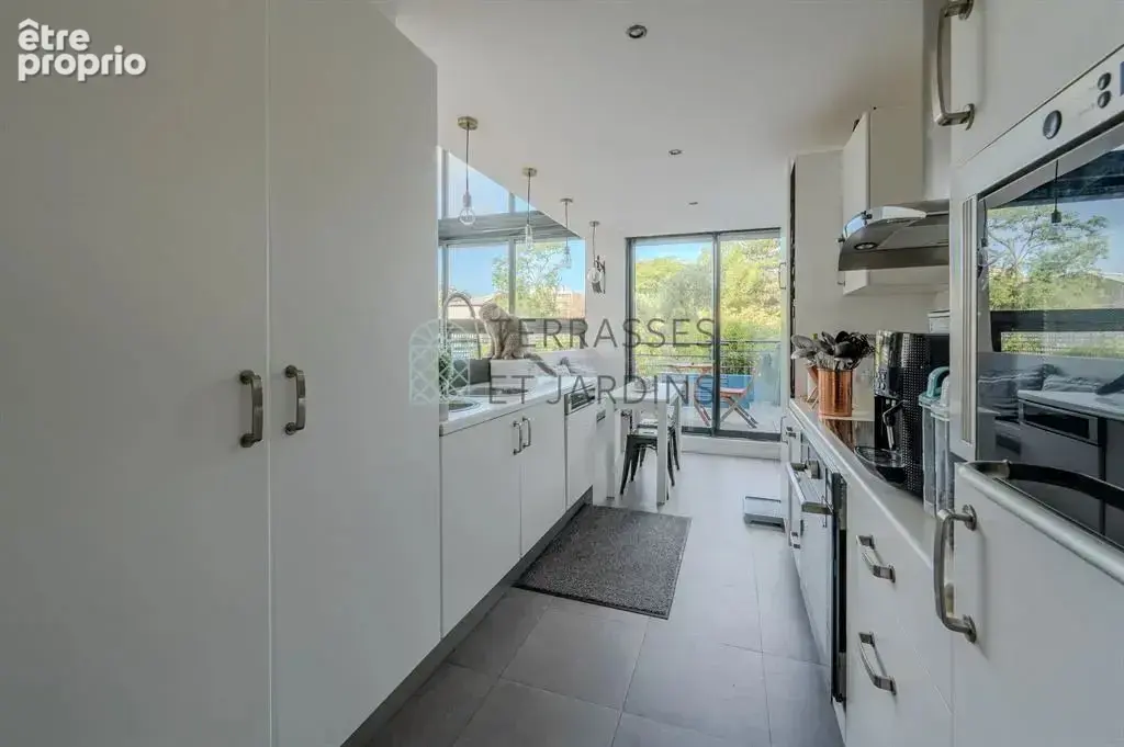 Rueil Malmaison - Centre-ville - Appartement 6p - Jardin/Terrass - photo 6
