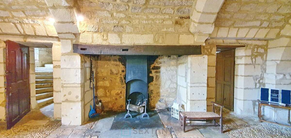 Corps de logis d'exception  Ancien château des XIII? & XV? siècles  Saint Pompon (25 km de Sarlat) - photo 6
