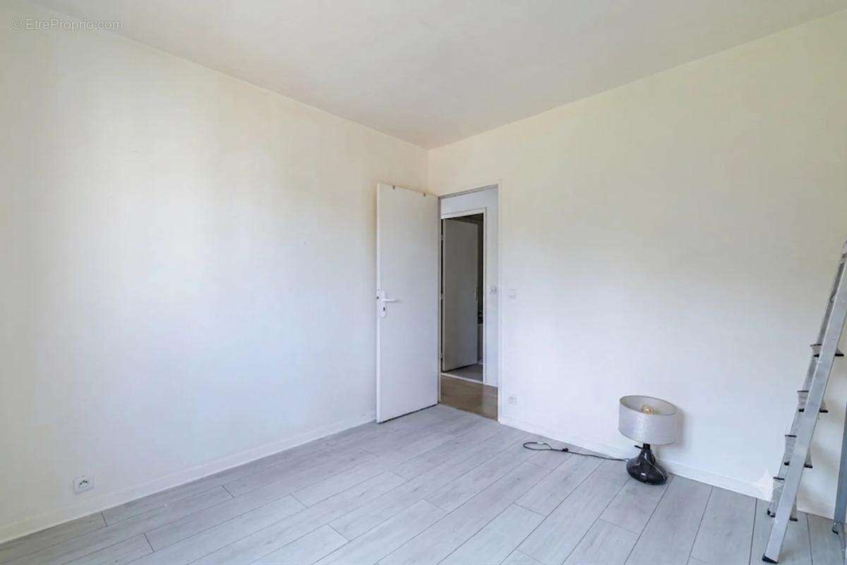 Appartement T4 de 79 m² à Trappes - photo 13