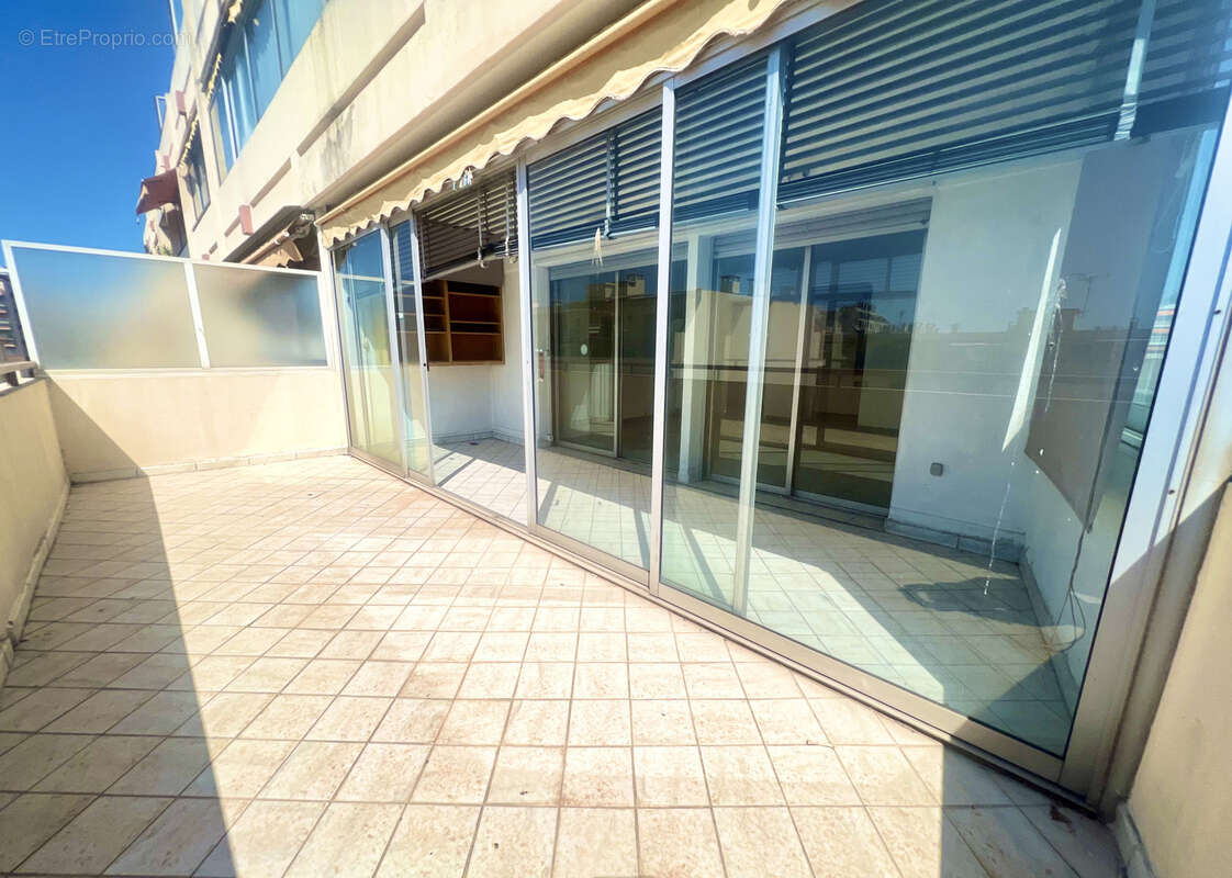 Cannes anglais t2 de 71 m2 terrasses de 30m2 plein sud - photo 3