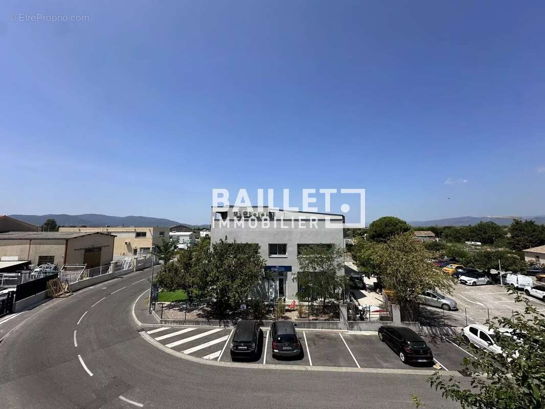 Vend à fréjus un immeuble neuf à usage de commerces et bureaux - photo 15