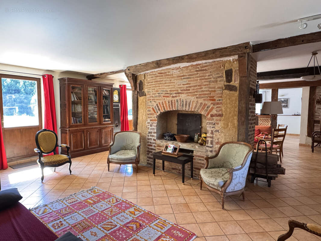 Propriété de charme   Gîte, 5 appartements et dépendances - 4 hectares - photo 6