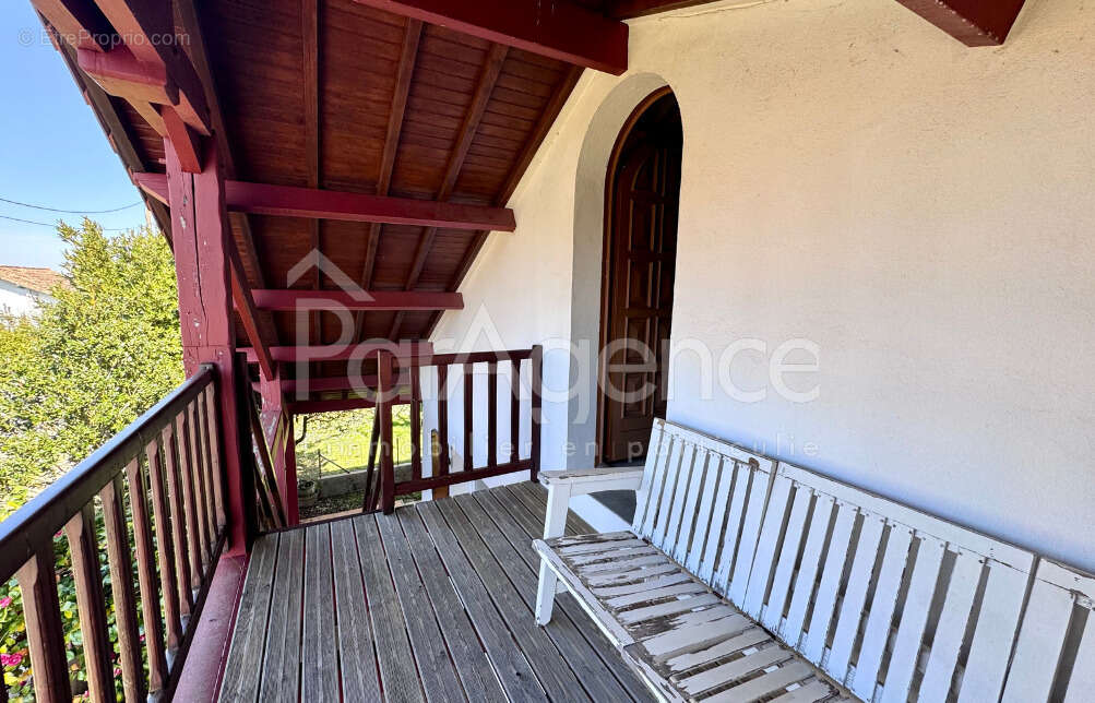 Maison à VAUX-SUR-MER