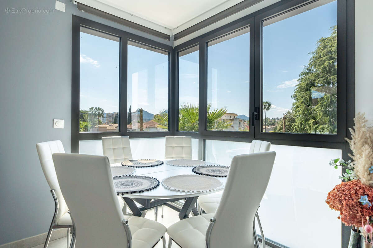 Appartement à MANDELIEU-LA-NAPOULE