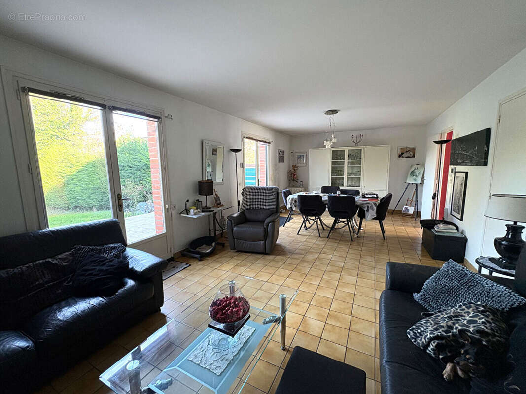 Maison individuelle en semi plain pied pleine de potentiel - un cadre de vie rare - photo 3