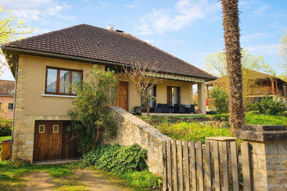 Maison à ASPRIERES
