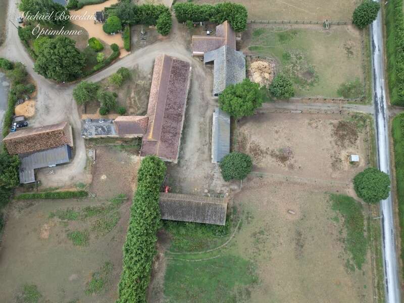 Maison à AVOISE