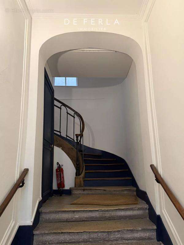 Appartement à PARIS-7E