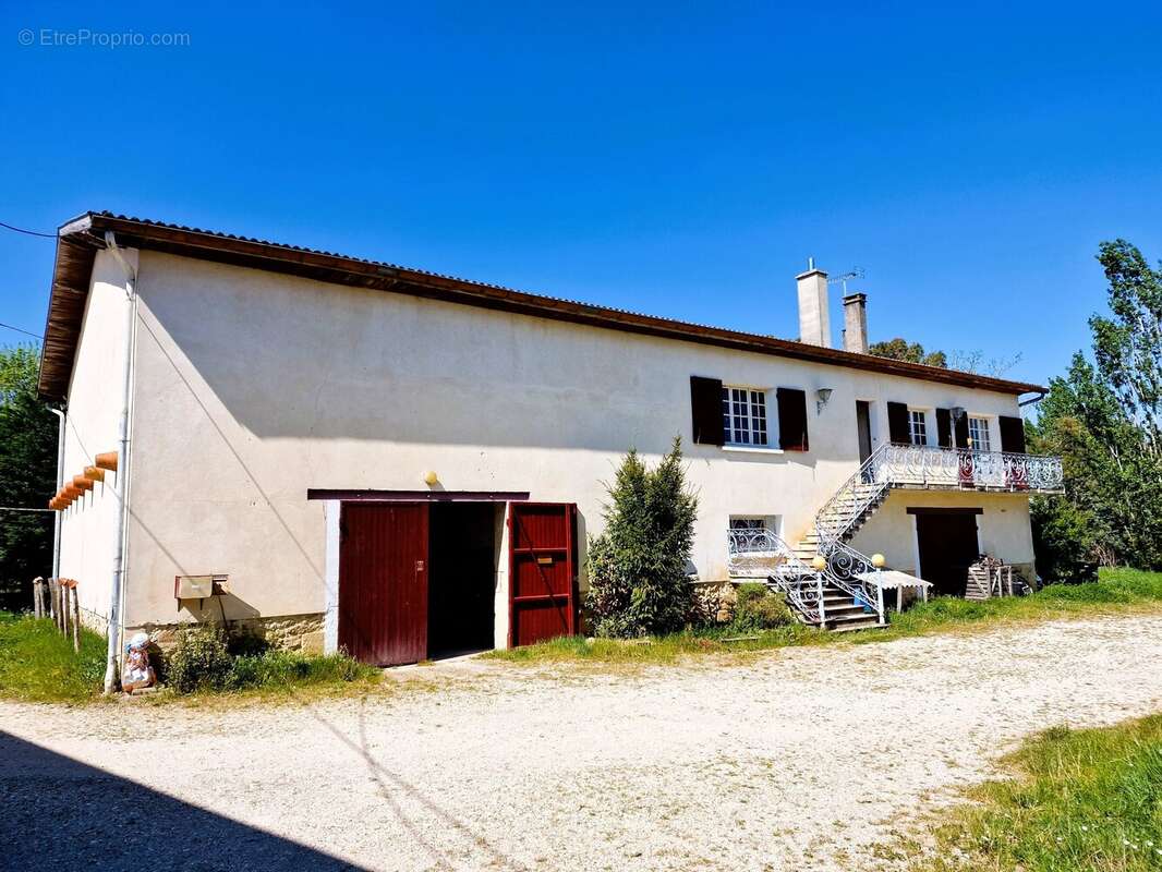 Maison à MONPRIMBLANC