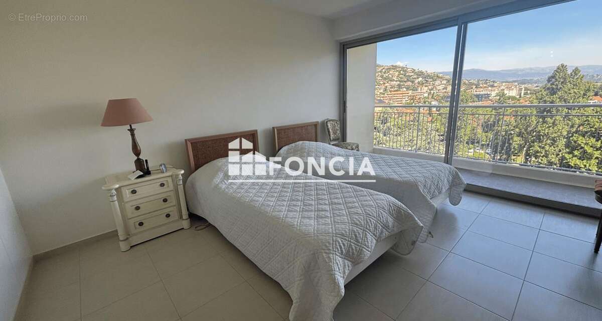 Appartement à MANDELIEU-LA-NAPOULE