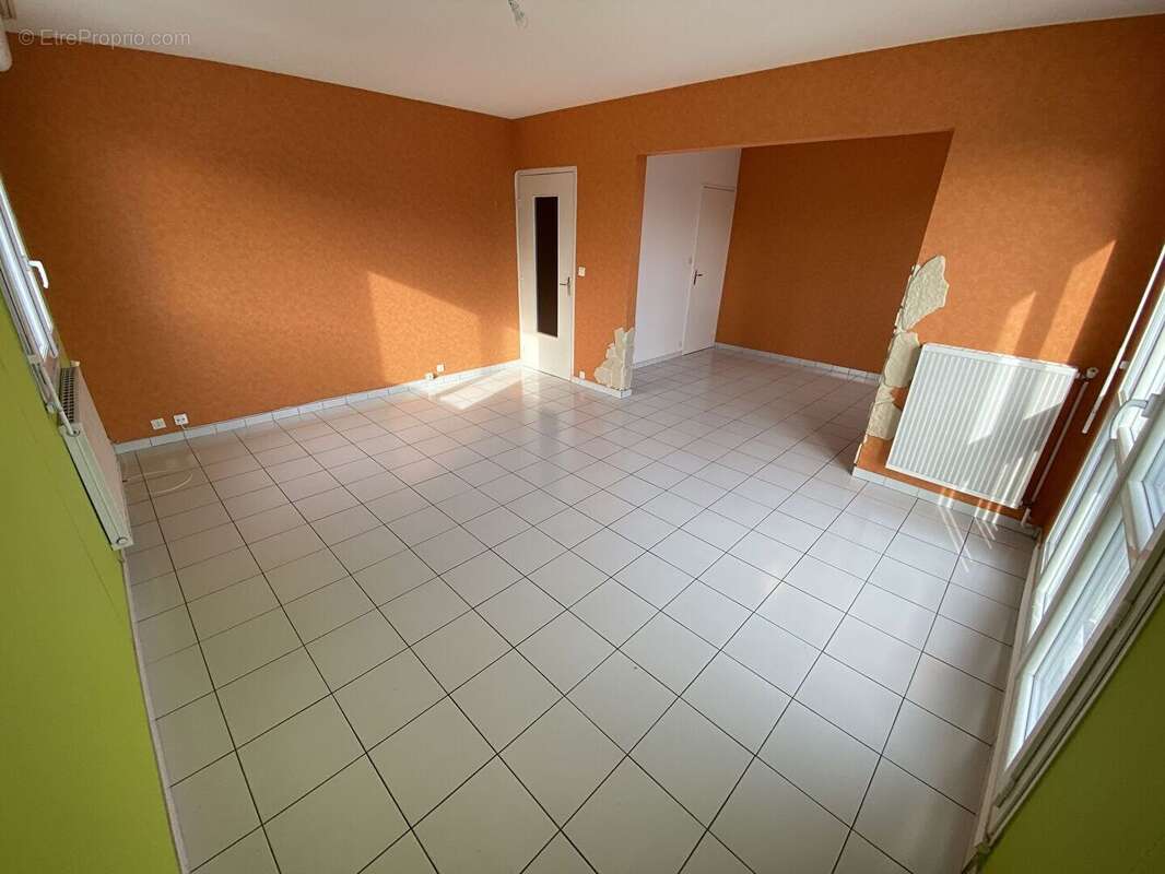 F3 bis de 80m² en étage élevé avec ascenseur ! - photo 8