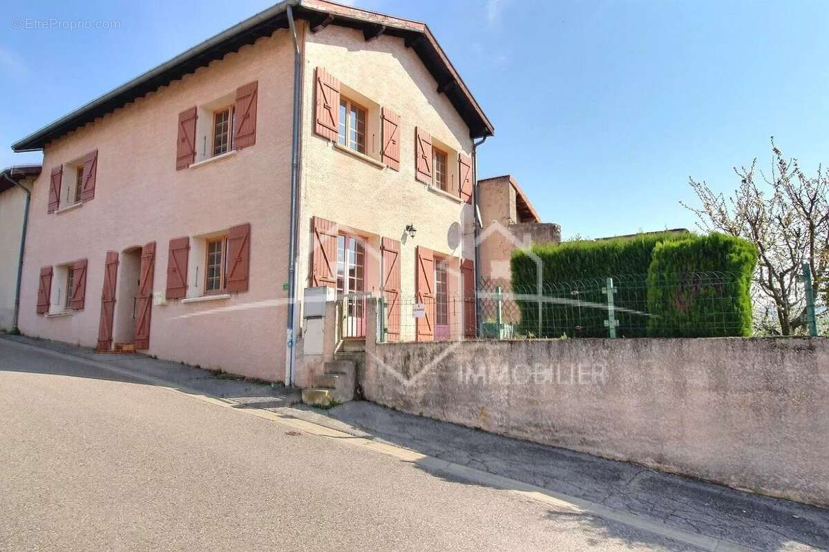 Maison à LAVEYRON
