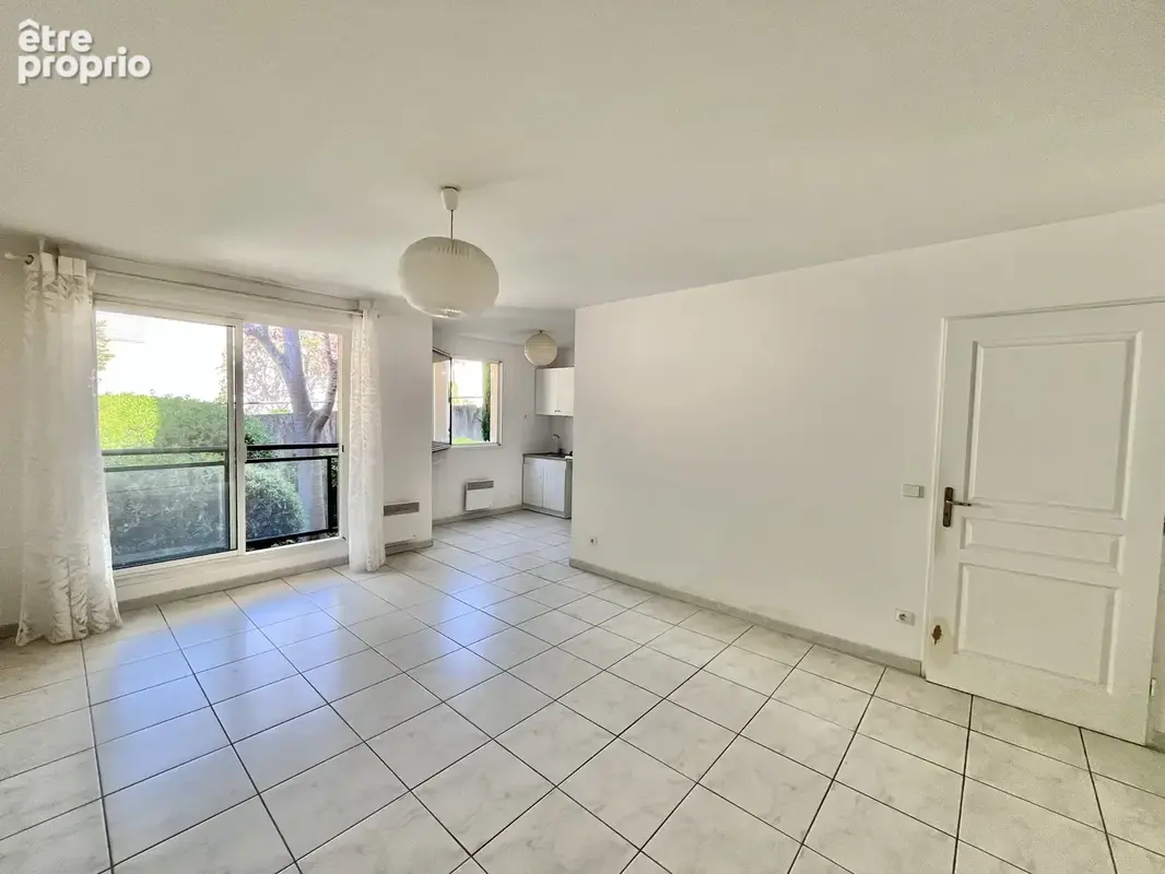 Aix en Provence, au sein d'une résidence très prisée, appartement de 33.48m2 avec parking et cave. Piscine, te - photo 2