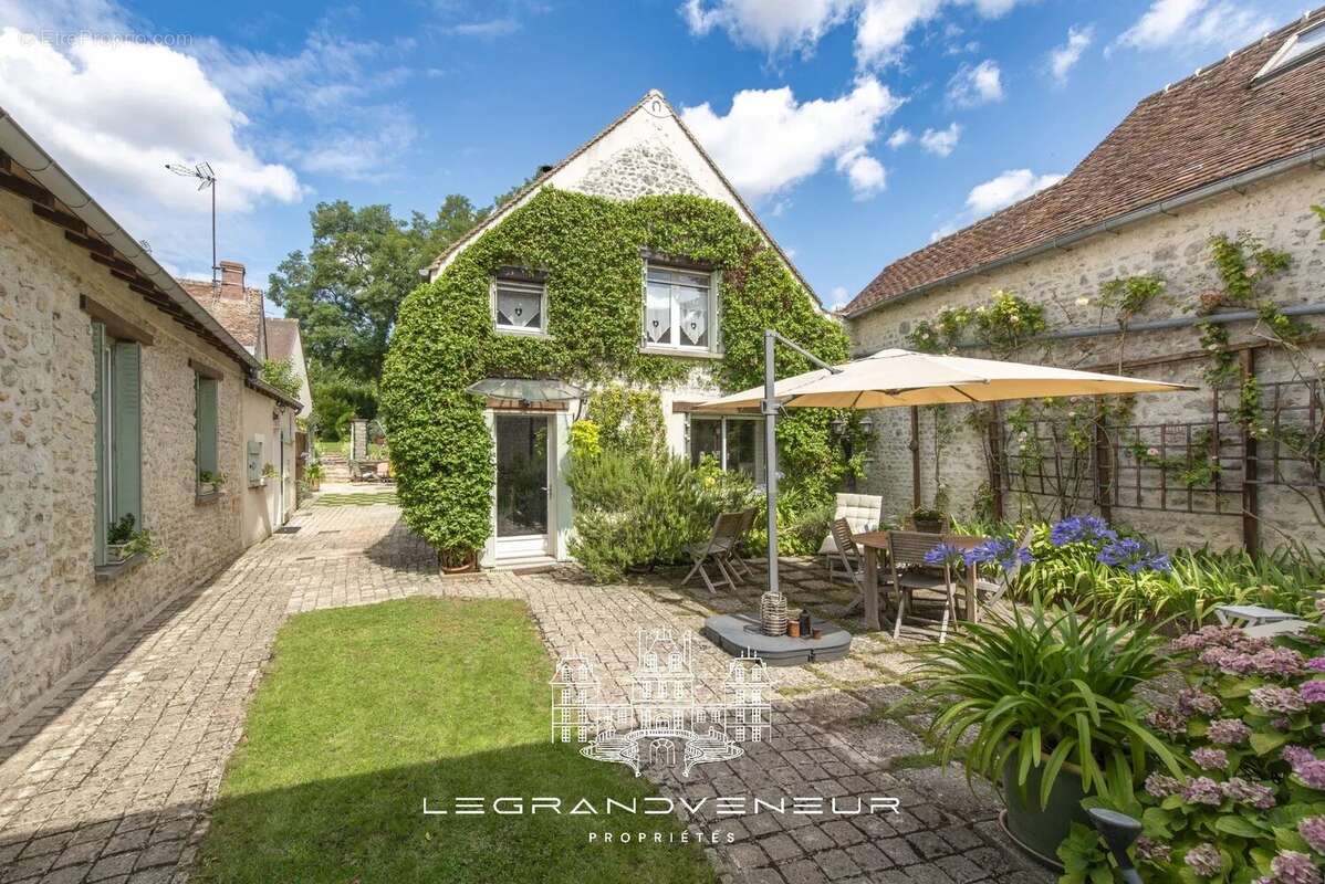 Maison à MILLY-LA-FORET