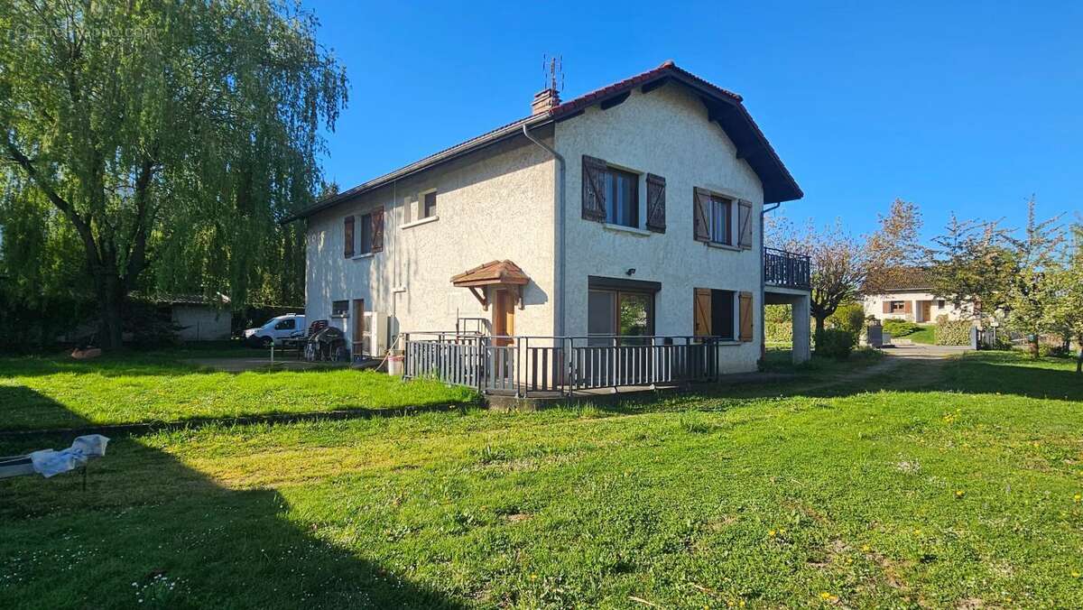 Grande maison familiale avec studio, piscine et dépendances – Moirans - photo 7