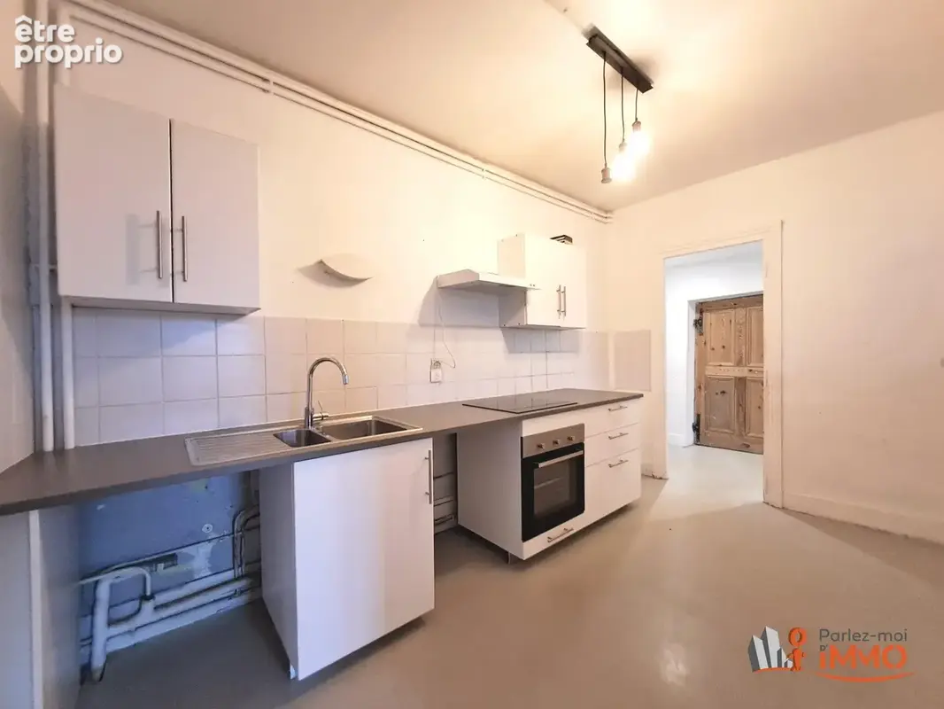 Appartement 137 m² à Roche-La-Moliere  - photo 4