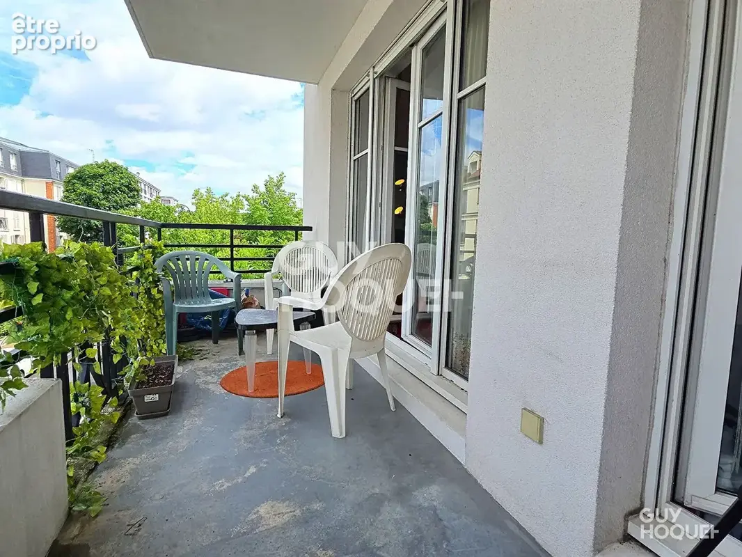 Photo Appartement à Le Plessis-Trevise au prix de 239 000€