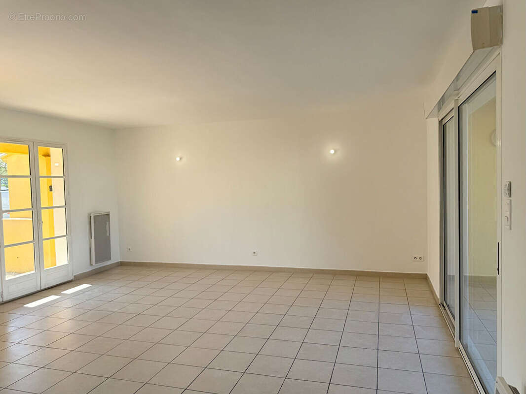Maison Bouchet - 4 pièces - 93m² avec garage, parking privé et cour - photo 9