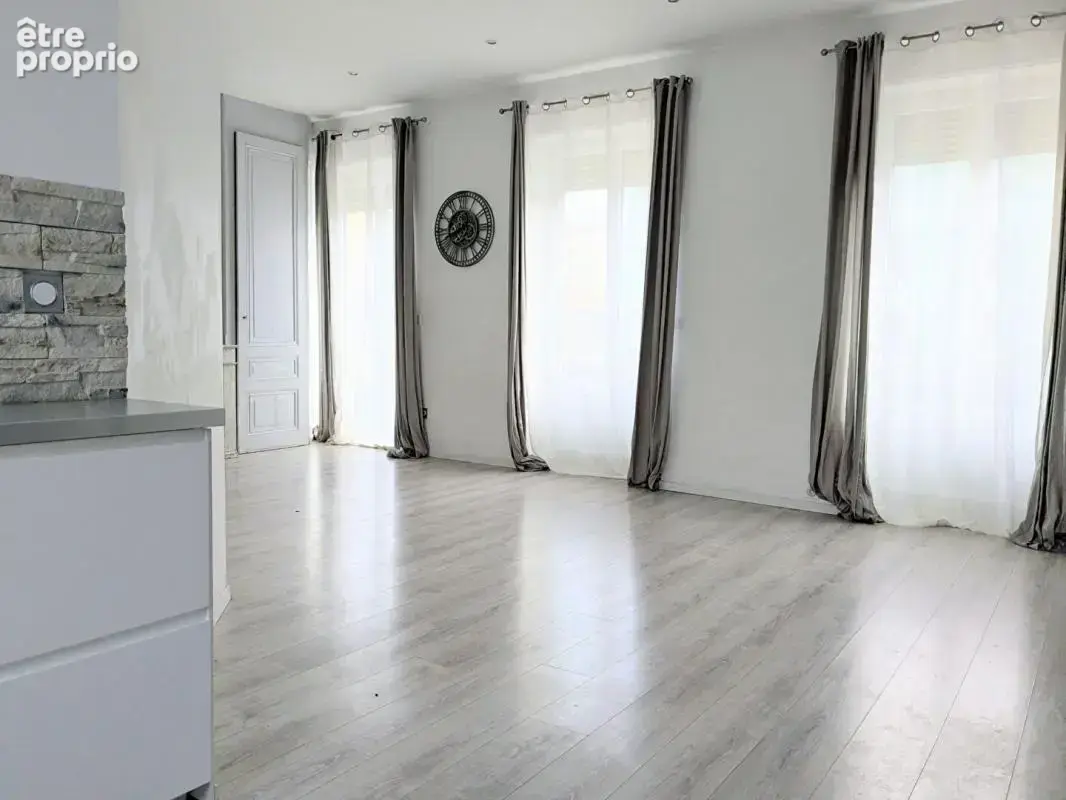 Appartement Tassin La Demi Lune 4 pièce(s) 85.78 m2 - photo 2